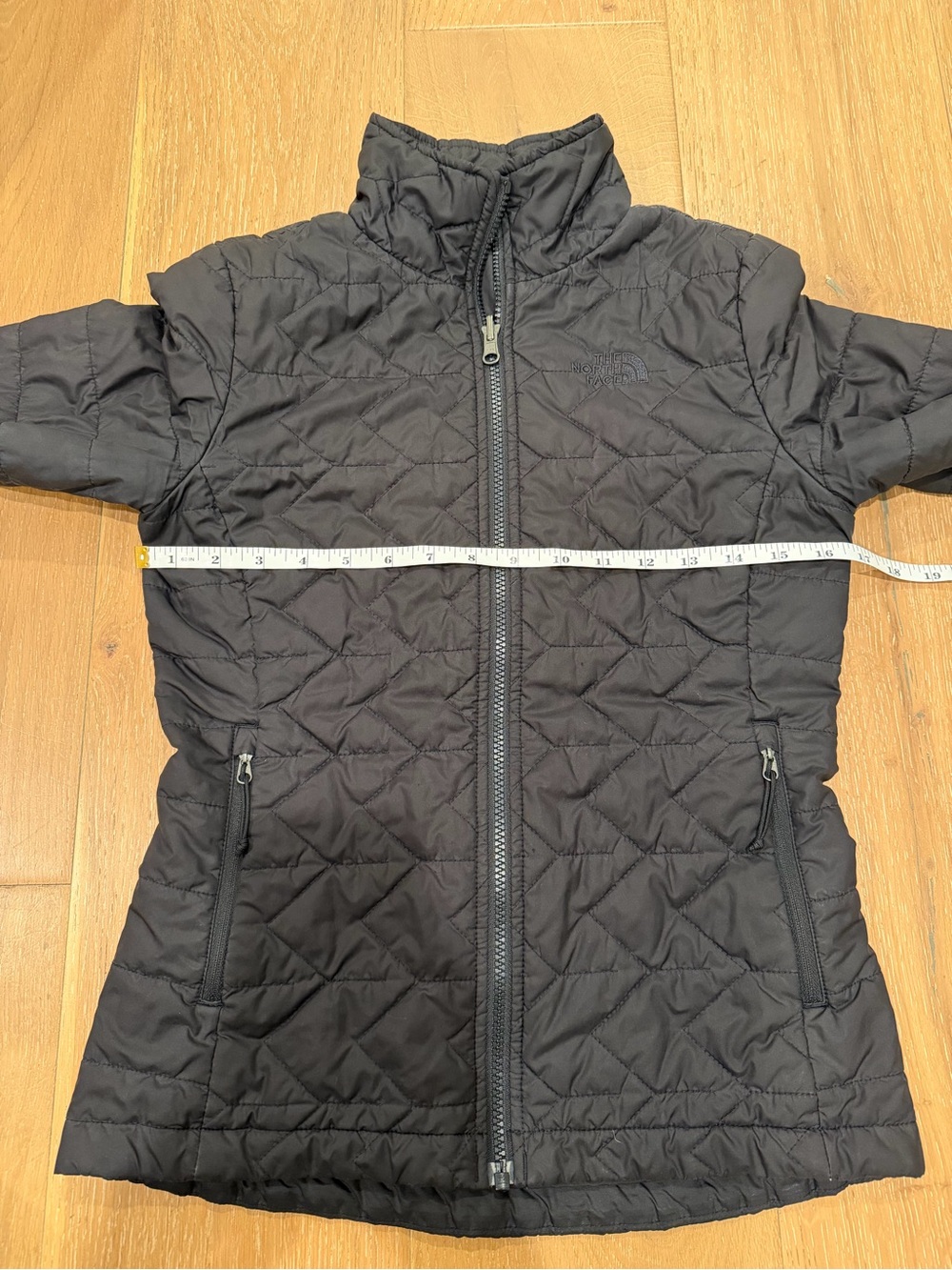 The North Face Black Quilted Puffer Jacket - Picture 3 of 6